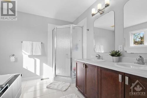 656 Netley Circle, Ottawa, ON - Indoor Photo Showing Bathroom