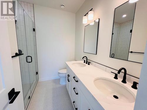 514 14Th  Street Unit# 303, Invermere, BC - Indoor Photo Showing Bathroom