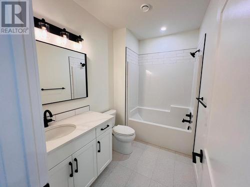 514 14Th  Street Unit# 303, Invermere, BC - Indoor Photo Showing Bathroom