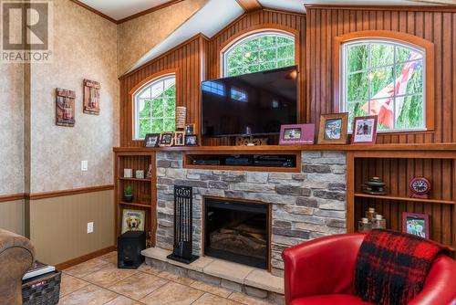 1835 Bakery Frontage Road Unit# 108, Christina Lake, BC - Indoor Photo Showing Living Room With Fireplace