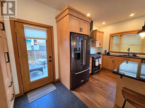 808 A Fifth  Street, Nelson, BC - Indoor Photo Showing Kitchen