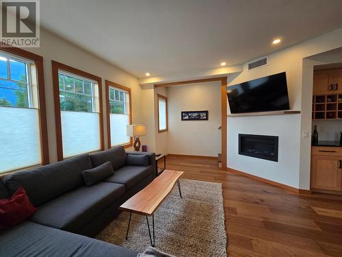 808 A Fifth  Street, Nelson, BC - Indoor Photo Showing Living Room With Fireplace