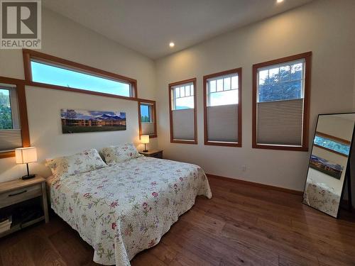 808 A Fifth  Street, Nelson, BC - Indoor Photo Showing Bedroom