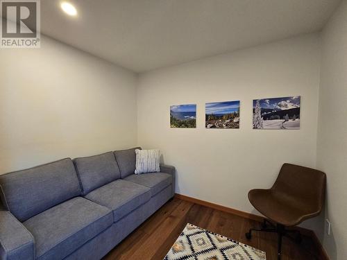 808 A Fifth  Street, Nelson, BC - Indoor Photo Showing Other Room