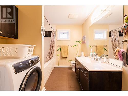 2446 Perrier  Lane, Nelson, BC - Indoor Photo Showing Laundry Room