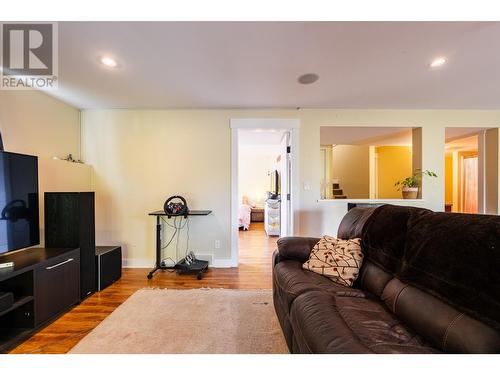 2446 Perrier  Lane, Nelson, BC - Indoor Photo Showing Living Room