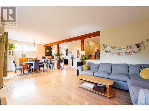 2446 Perrier  Lane, Nelson, BC - Indoor Photo Showing Living Room