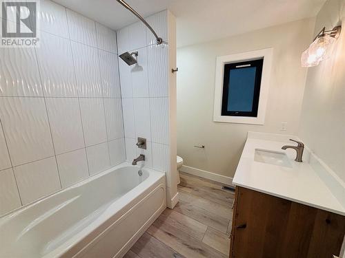 1938 Foxwood  Trail Unit# 4, Windermere, BC - Indoor Photo Showing Bathroom