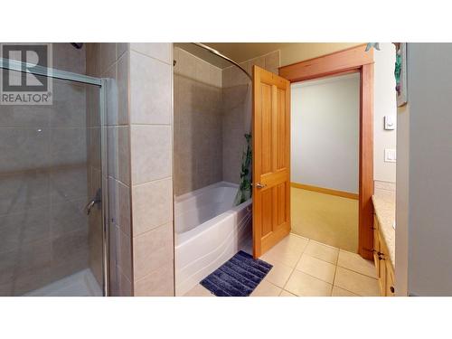 1005 Mountain View Road Unit# 4D, Rossland, BC - Indoor Photo Showing Bathroom