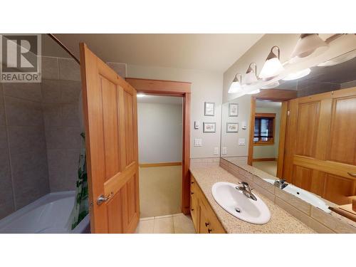 1005 Mountain View Road Unit# 4D, Rossland, BC - Indoor Photo Showing Bathroom