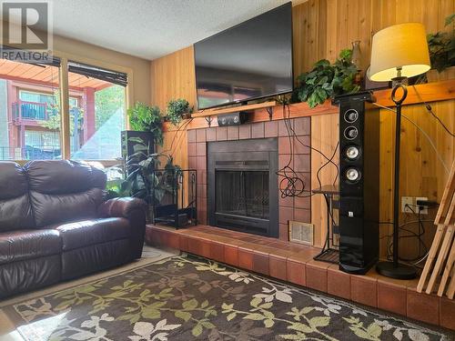 2030 Panorama  Drive Unit# 505, Panorama, BC - Indoor Photo Showing Living Room With Fireplace