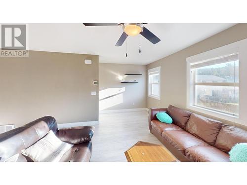 1840 Kelowna  Crescent Unit# 23, Cranbrook, BC - Indoor Photo Showing Living Room