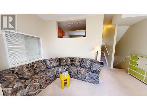 4835 Radium  Boulevard Unit# 120, Radium Hot Springs, BC - Indoor Photo Showing Living Room