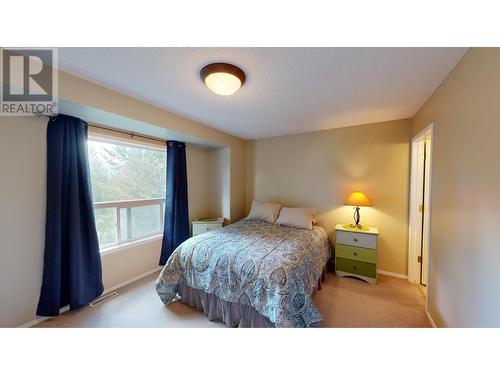 4835 Radium  Boulevard Unit# 120, Radium Hot Springs, BC - Indoor Photo Showing Bedroom