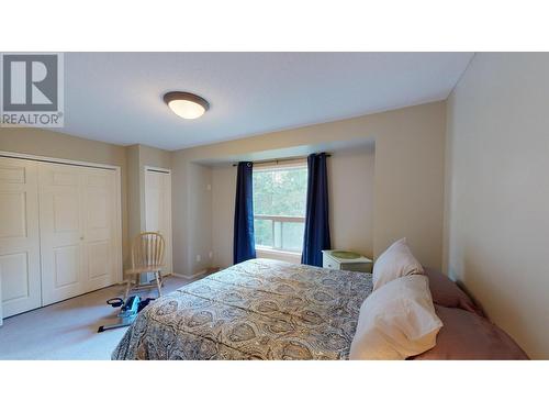 4835 Radium  Boulevard Unit# 120, Radium Hot Springs, BC - Indoor Photo Showing Bedroom