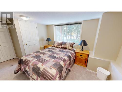 4835 Radium  Boulevard Unit# 120, Radium Hot Springs, BC - Indoor Photo Showing Bedroom