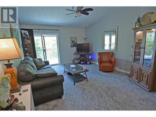 1691  3A Highway Unit# 7, Nelson, BC - Indoor Photo Showing Living Room