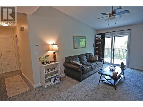 1691  3A Highway Unit# 7, Nelson, BC - Indoor Photo Showing Living Room