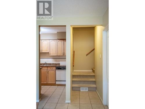 443 Richards    W Street, Nelson, BC - Indoor