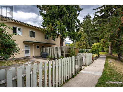 443 Richards    W Street, Nelson, BC - Outdoor