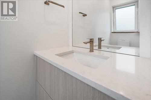 616 Richards  Street Unit# B, Nelson, BC - Indoor Photo Showing Bathroom