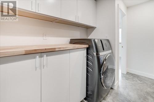 616 Richards  Street Unit# B, Nelson, BC - Indoor Photo Showing Laundry Room