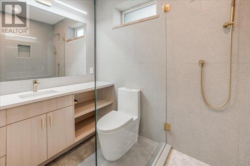 616 Richards  Street Unit# B, Nelson, BC - Indoor Photo Showing Bathroom