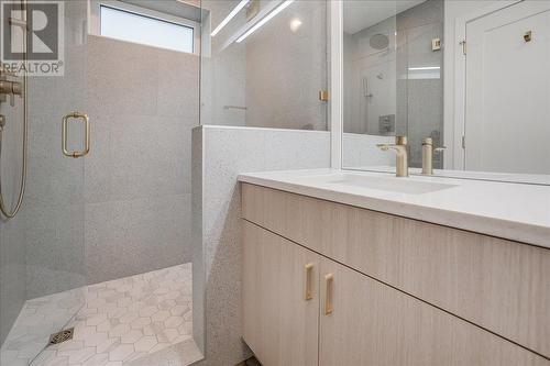 616 Richards  Street Unit# B, Nelson, BC - Indoor Photo Showing Bathroom