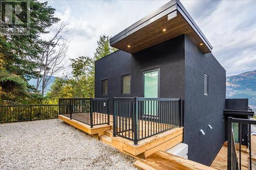 616 Richards  Street Unit# B, Nelson, BC - Outdoor With Deck Patio Veranda With Exterior