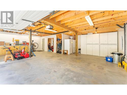 14533 Smith Road, Gray Creek, BC - Indoor Photo Showing Garage