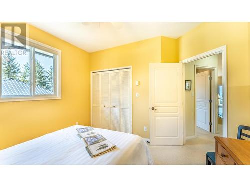 14533 Smith Road, Gray Creek, BC - Indoor Photo Showing Bedroom