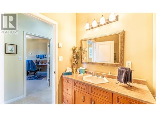 14533 Smith Road, Gray Creek, BC - Indoor Photo Showing Bathroom