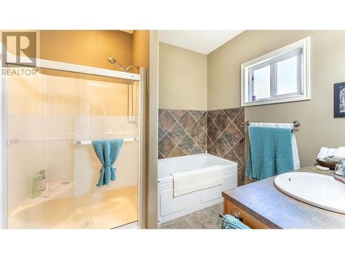 14533 Smith Road, Gray Creek, BC - Indoor Photo Showing Bathroom