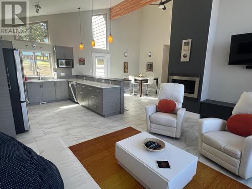 147 The Whins, Cranbrook, BC - Indoor Photo Showing Living Room