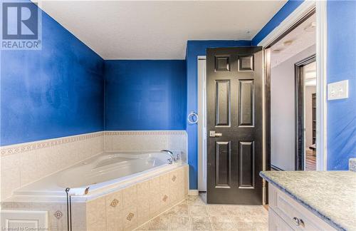 205 Prosperity Drive, Kitchener, ON - Indoor Photo Showing Bathroom