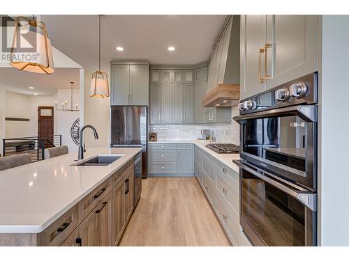 1668 Marcer Road, Jaffray, BC - Indoor Photo Showing Kitchen With Upgraded Kitchen