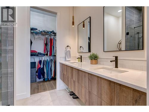 1668 Marcer Road, Jaffray, BC - Indoor Photo Showing Bathroom