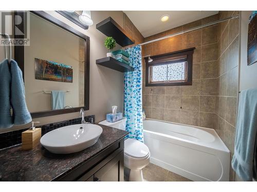 437 Canyon  Trail Unit# A, Fernie, BC - Indoor Photo Showing Bathroom