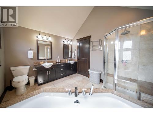 437 Canyon  Trail Unit# A, Fernie, BC - Indoor Photo Showing Bathroom