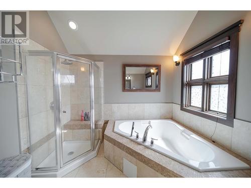 437 Canyon  Trail Unit# A, Fernie, BC - Indoor Photo Showing Bathroom