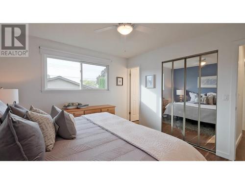 122 Acacia Crescent, Penticton, BC - Indoor Photo Showing Bedroom