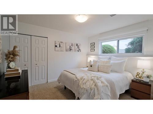 122 Acacia Crescent, Penticton, BC - Indoor Photo Showing Bedroom