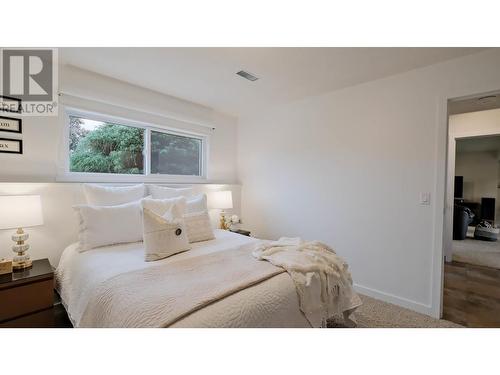 122 Acacia Crescent, Penticton, BC - Indoor Photo Showing Bedroom