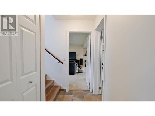 122 Acacia Crescent, Penticton, BC - Indoor Photo Showing Other Room