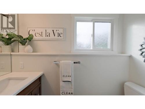 122 Acacia Crescent, Penticton, BC - Indoor Photo Showing Bathroom