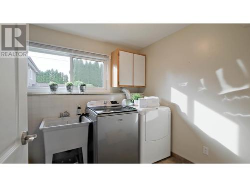 122 Acacia Crescent, Penticton, BC - Indoor Photo Showing Laundry Room