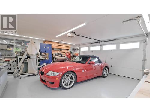 122 Acacia Crescent, Penticton, BC - Indoor Photo Showing Garage