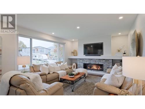 122 Acacia Crescent, Penticton, BC - Indoor Photo Showing Living Room With Fireplace