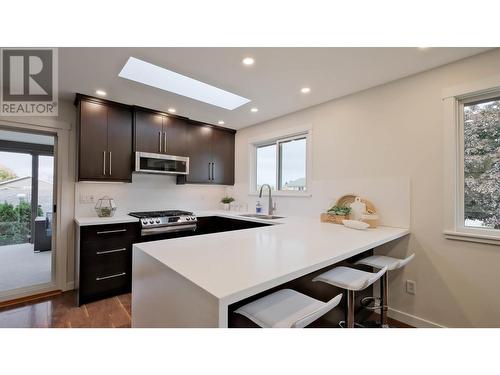 122 Acacia Crescent, Penticton, BC - Indoor Photo Showing Kitchen With Upgraded Kitchen