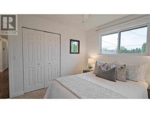 122 Acacia Crescent, Penticton, BC - Indoor Photo Showing Bedroom